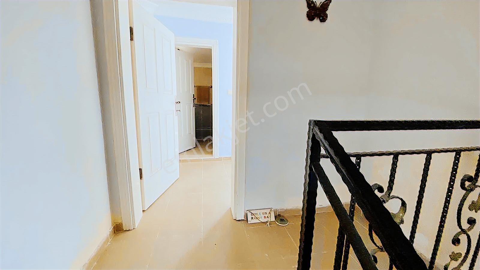 İngilizden Satılık 4+1 Trıplex Havuzlu Villa - Görsel 9