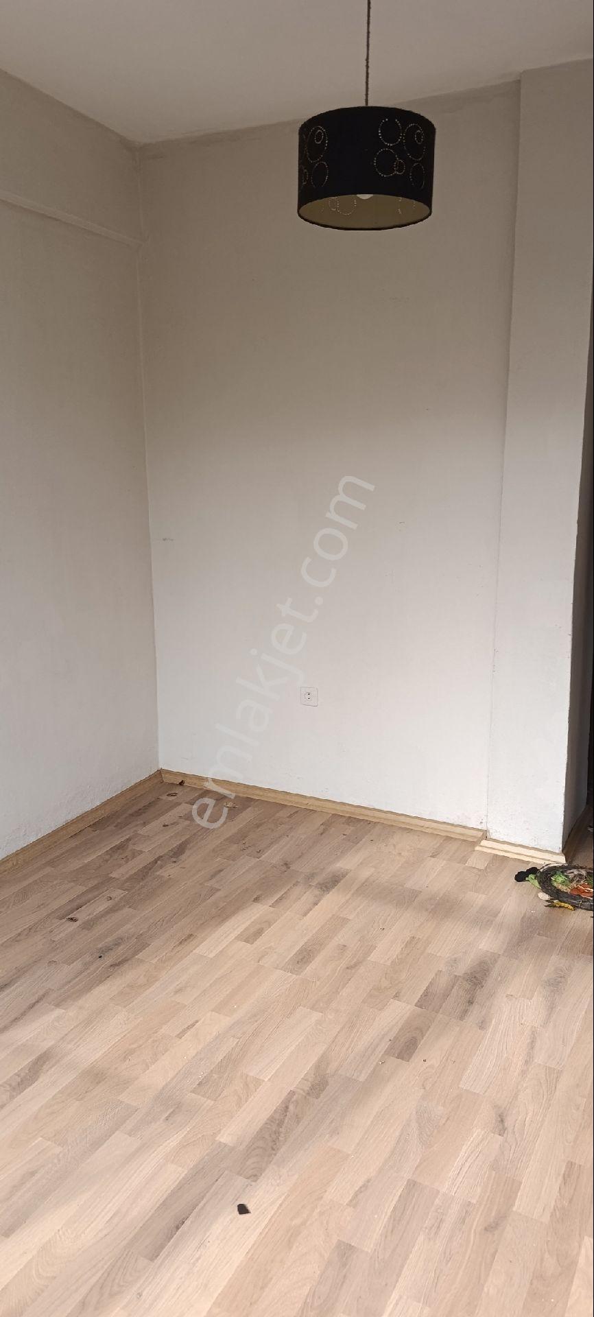 İzmit Merkezde Yürüyüş Yoluna Adım Mesafesi 2+1 Kiralık Daire
