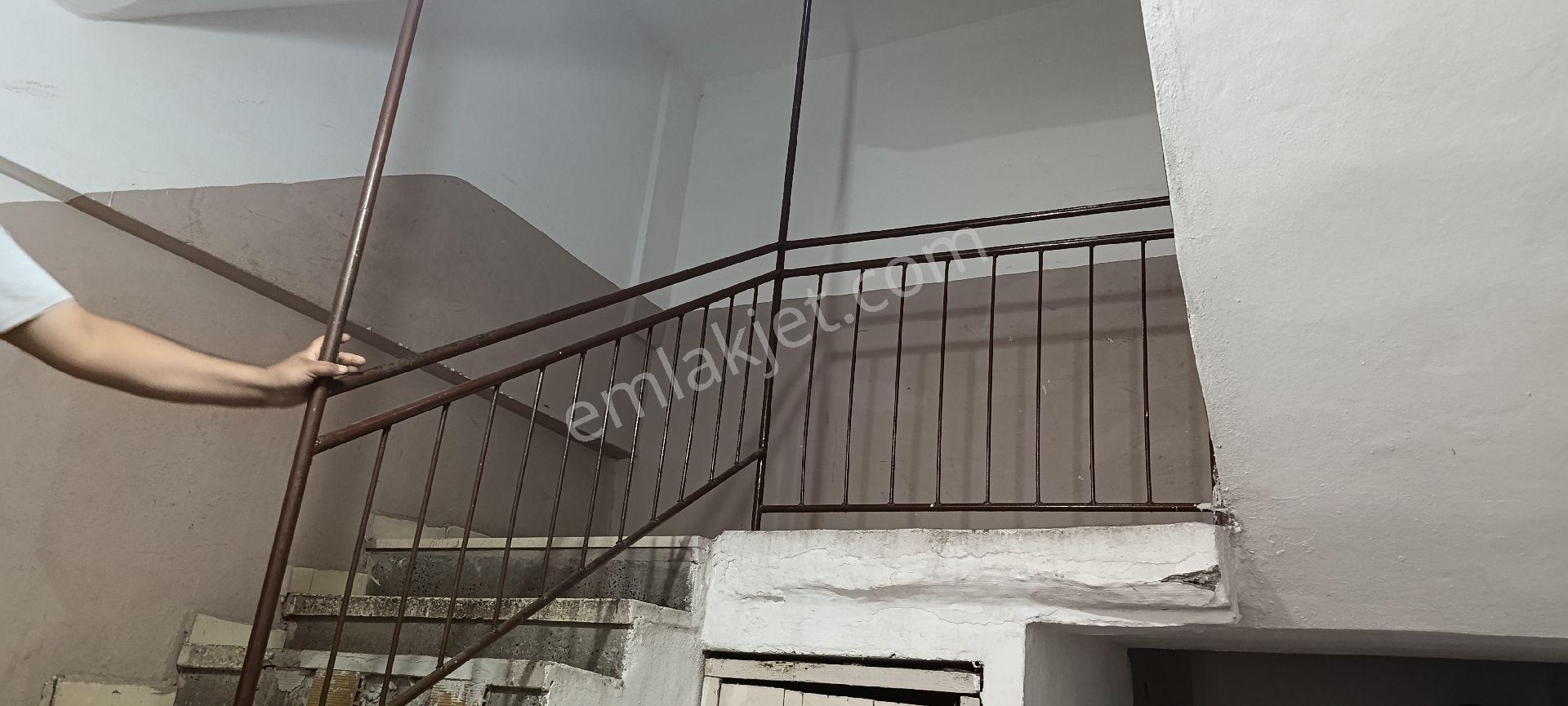 İzmit Merkezde Yürüyüş Yoluna Adım Mesafesi 2+1 Kiralık Daire - Görsel 22