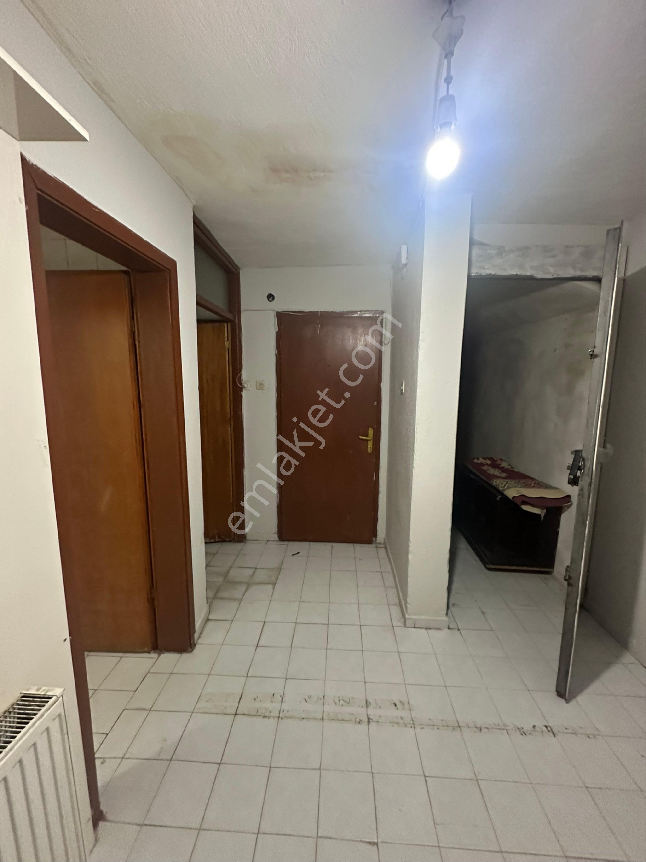 Salih Emlak 'tan Fatih Mahallesinde Kiralık Asansörlü 1+1 Çatı Dairesi - Görsel 3