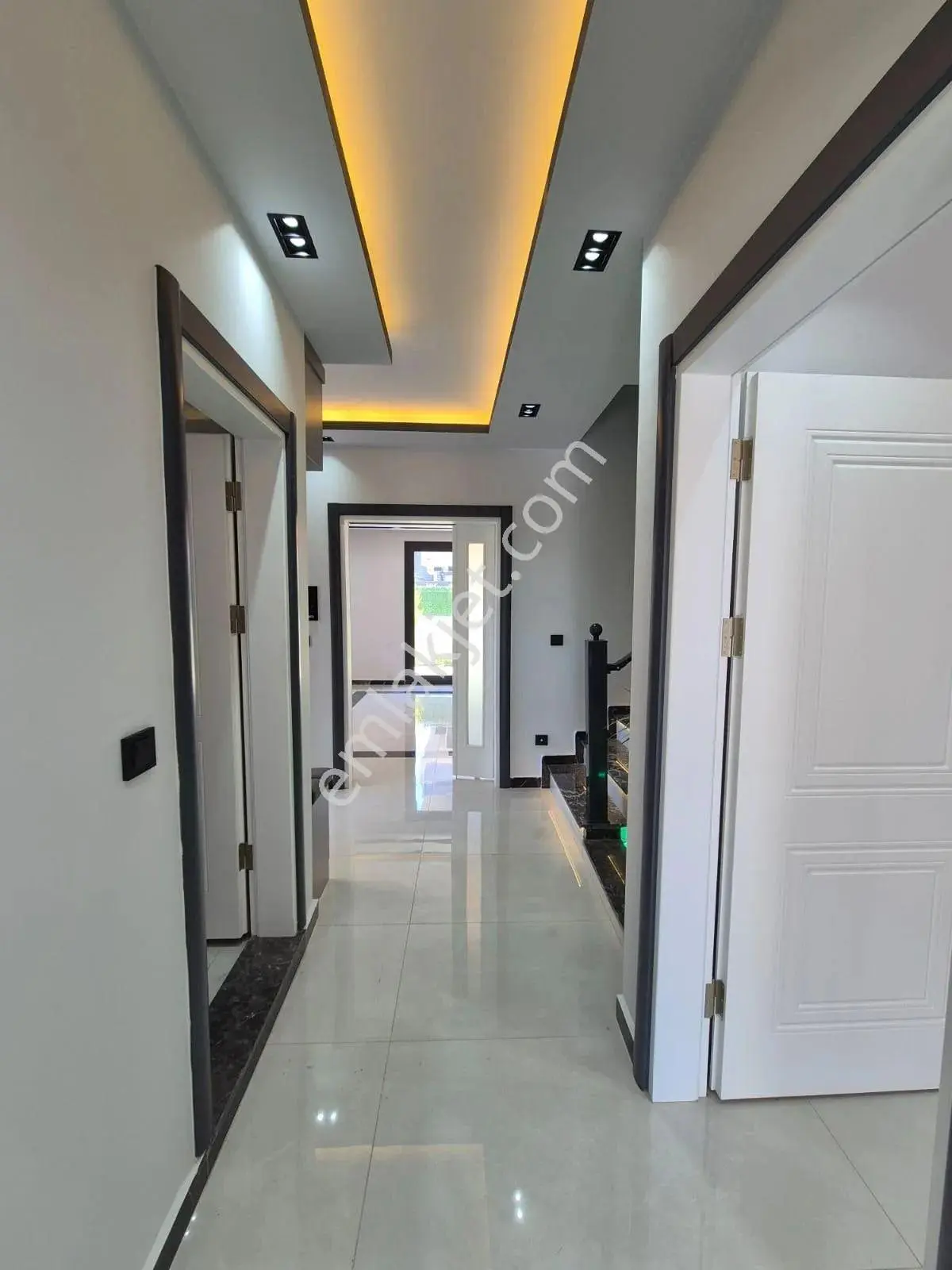 Didim Altınkumda Satılık Sıfır Ayrı Mutfaklı Havuzlu 5+1 Lüx Villa - Görsel 3