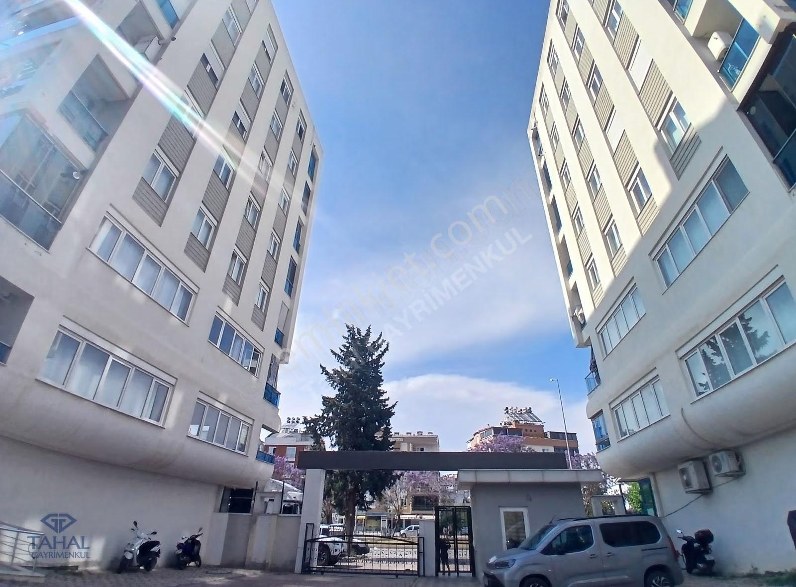Güneş Mh. Ana Cd Üzeri Site İçin'de 2+195m2 Güney Cephe