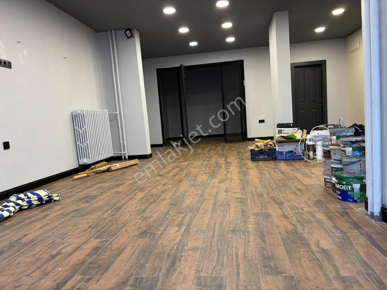 Kuttaş'tan Ayrancı Tomurcuk Sokak Köşe Başı Satılık Dükkan