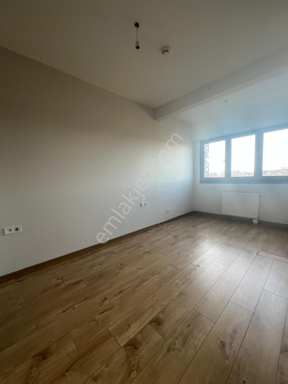 Tem Avrasya Sitesi Hemen Taşınmaya Hazır Boş 3+1,5 Daire - Görsel 18