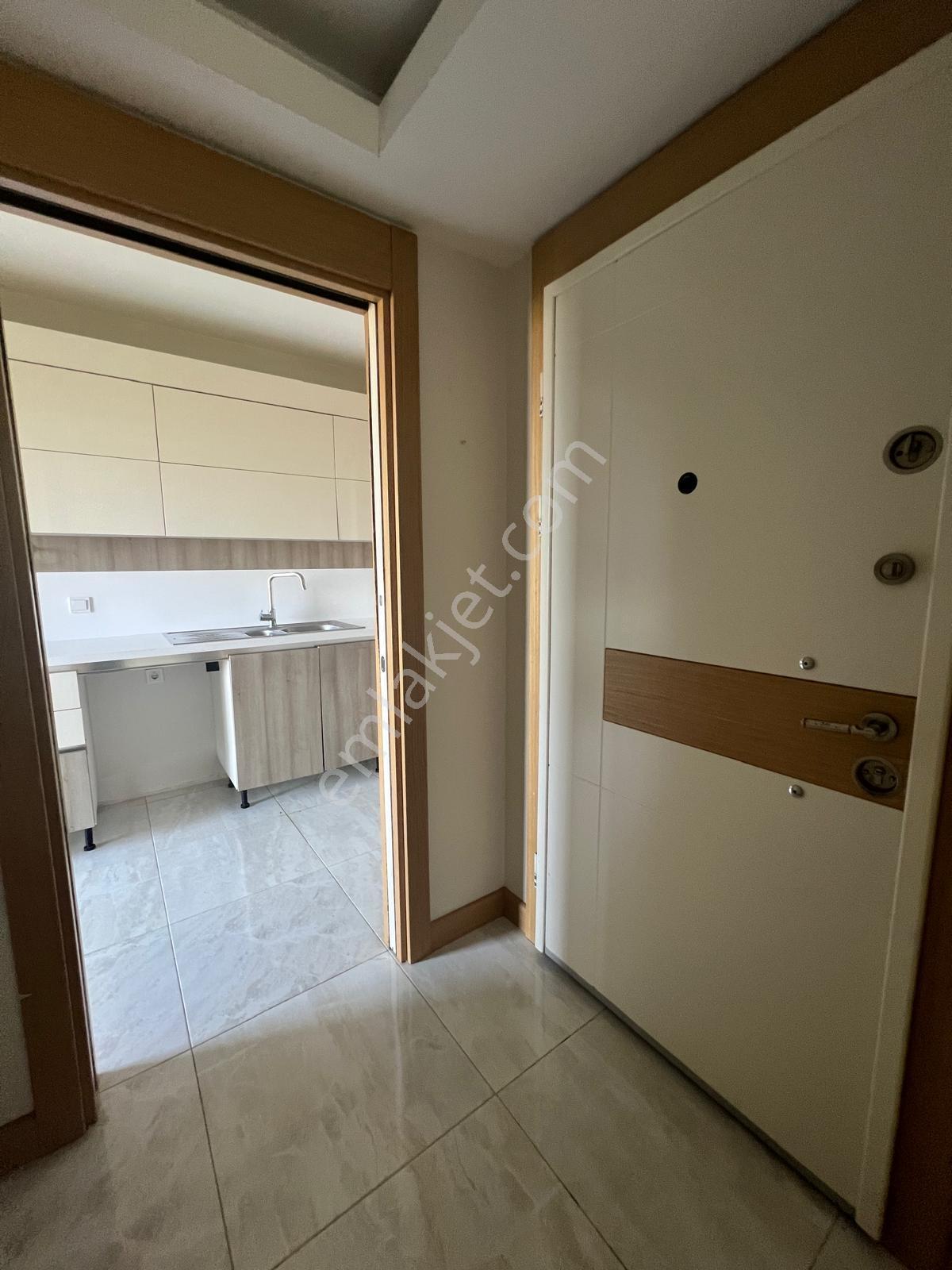 Tem Avrasya Sitesi Hemen Taşınmaya Hazır Boş 3+1,5 Daire - Görsel 14