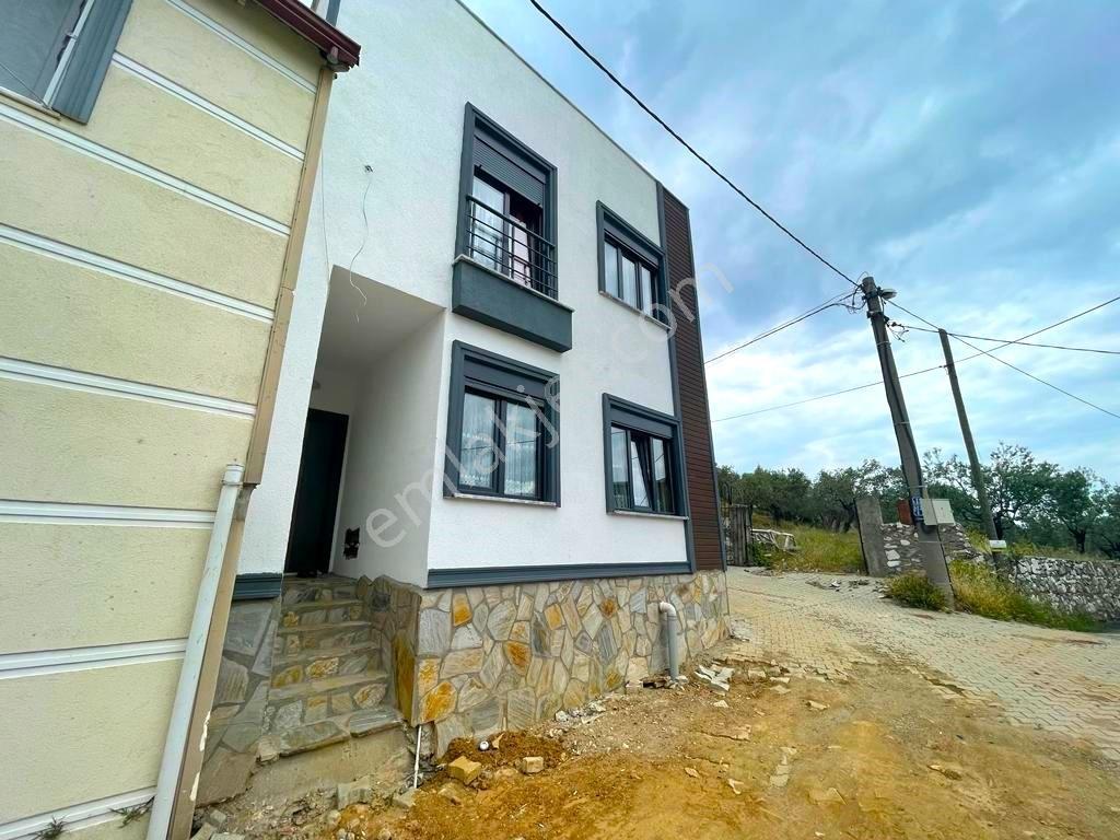 Gümüş'den Kızılkeçilide 1 Yaşında Şık Tasarımlı 4+1 Müstakil Ev - Görsel 13