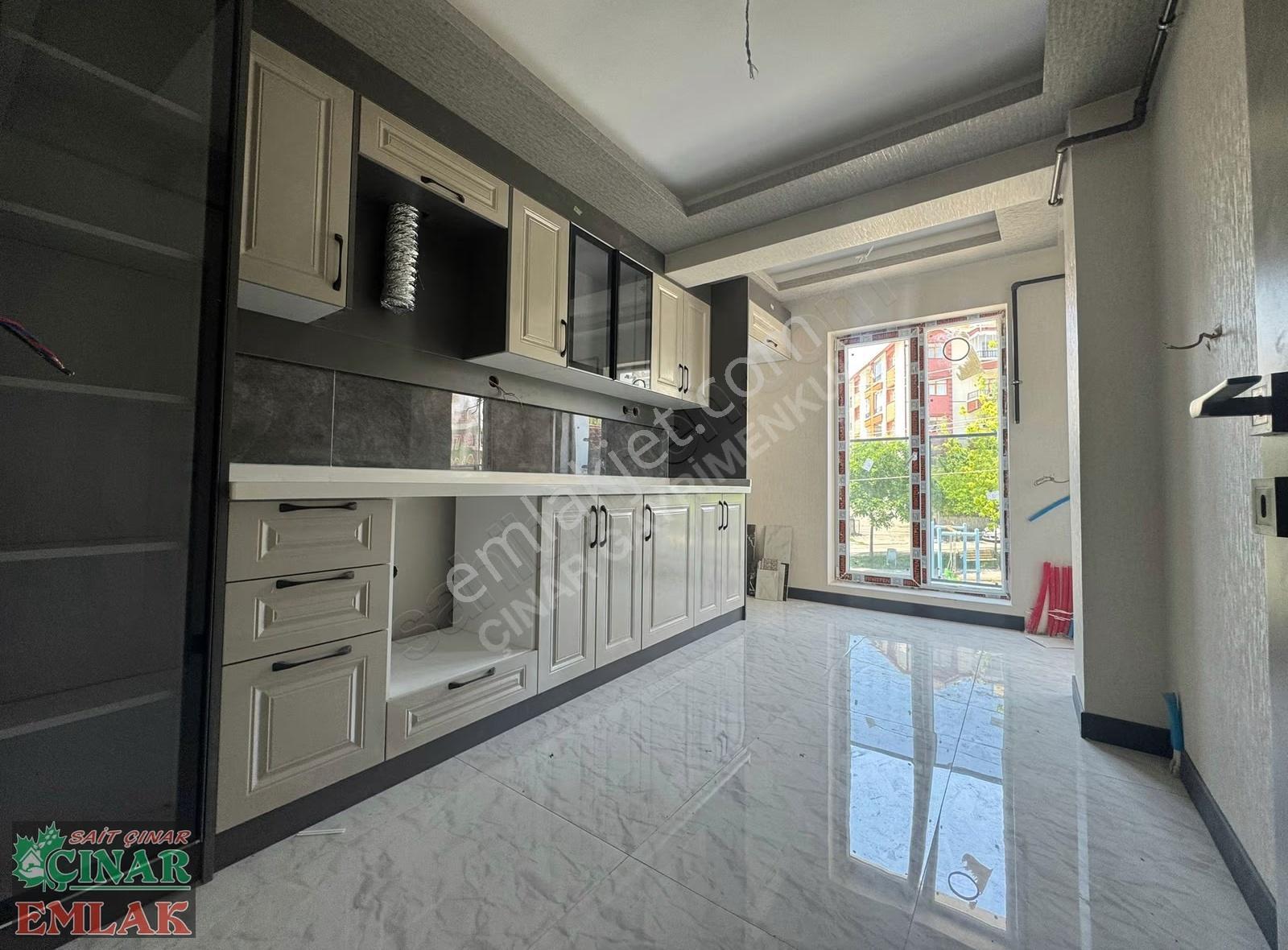 *çınardan İşçilik Harikası Geniş Balkon Sevenlere Özel 2+1 Daire