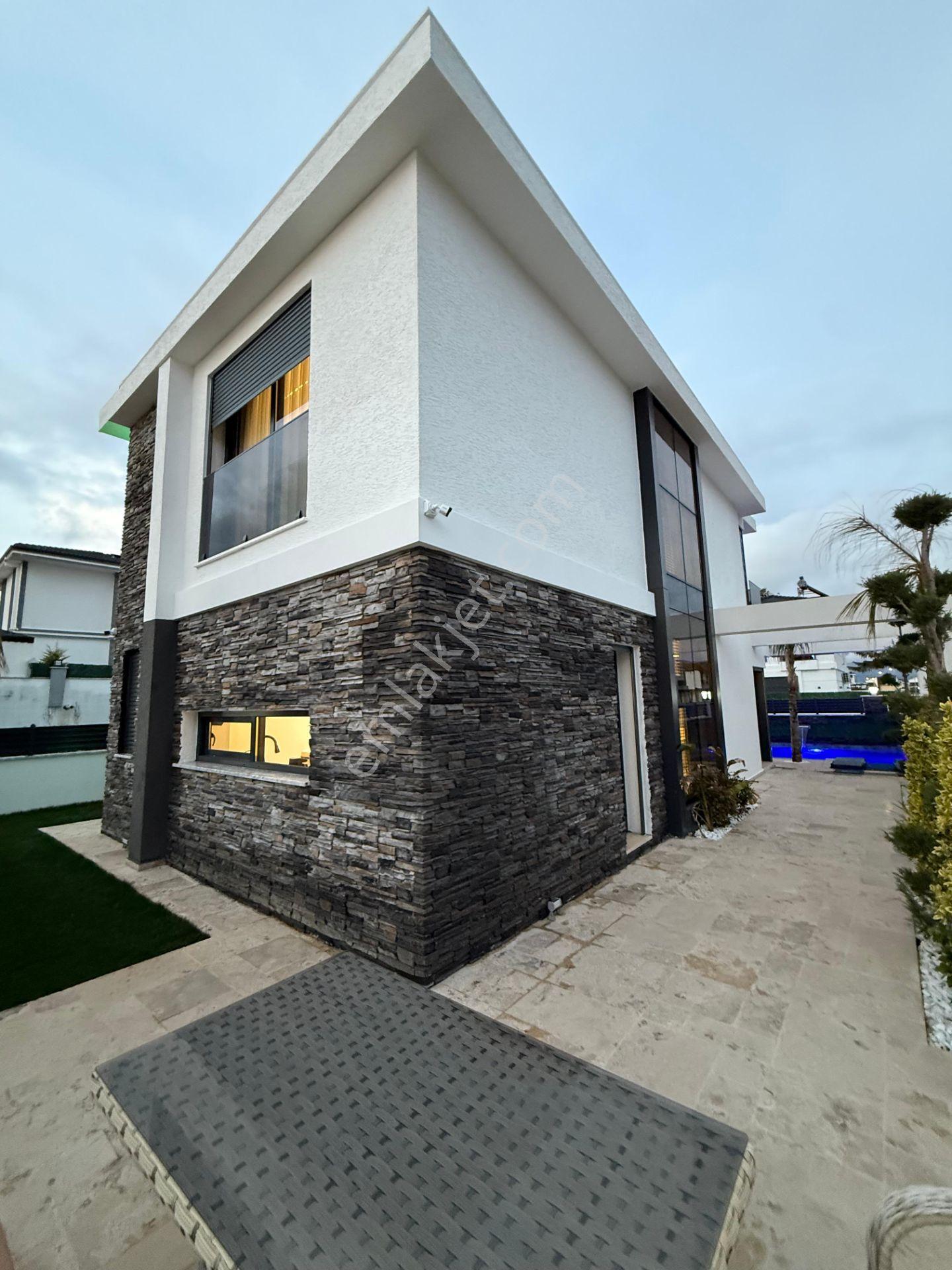 Dıdım Efeler'de Satılık Ultra Lüx Full Eşyalı Müstakil Villa - Görsel 32