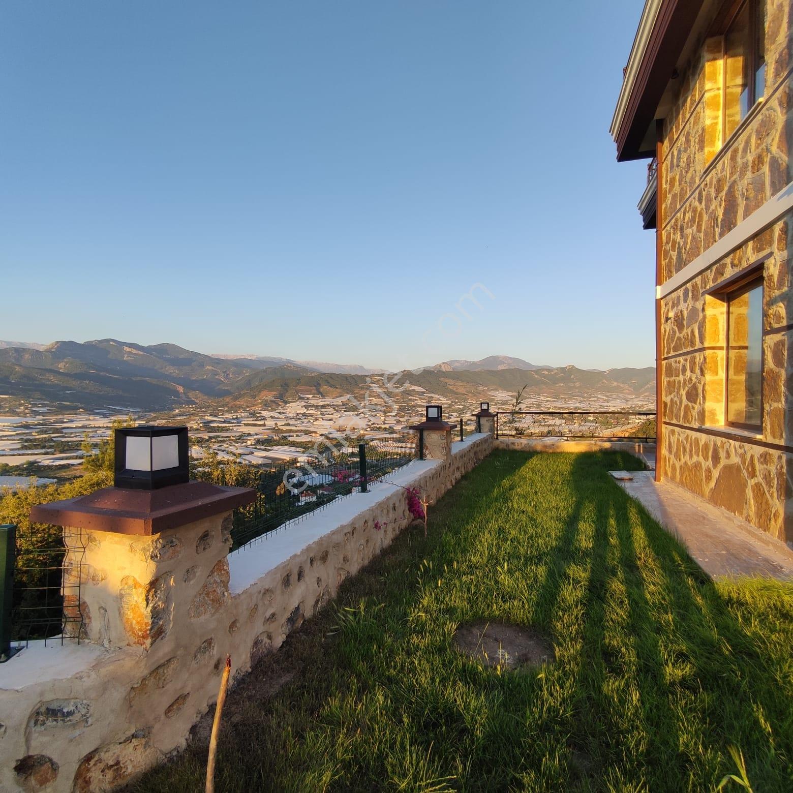 Ekmel' De Panoramik Deniz Ve Şehir Manzaralı Müstakil Taş Villa - Görsel 14