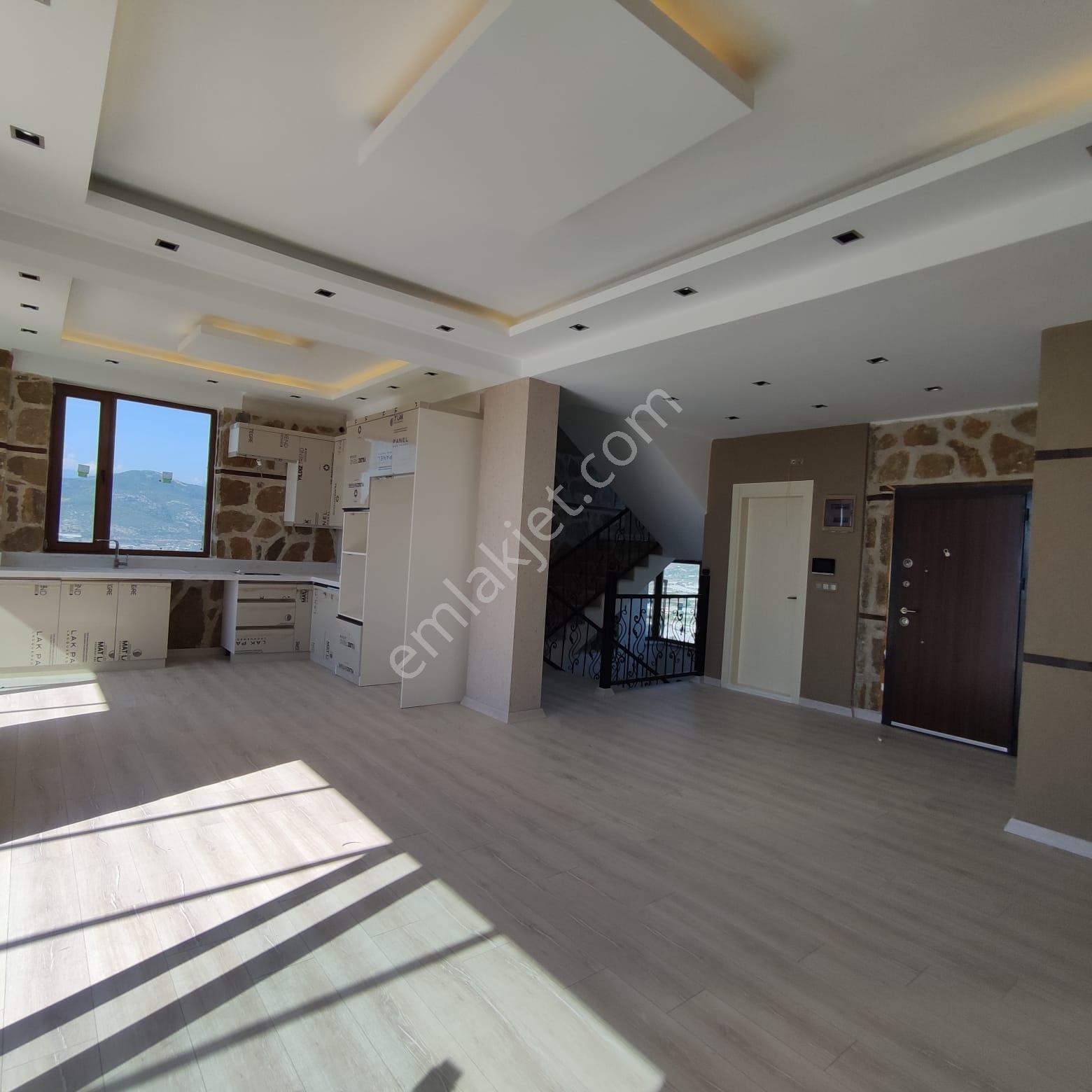 Ekmel' De Panoramik Deniz Ve Şehir Manzaralı Müstakil Taş Villa - Görsel 9