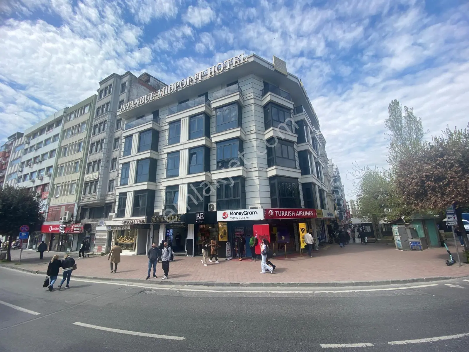 Altın Emlak Vatan'dan Aksaray'ın Göbeğinde Kiralık Dükkan