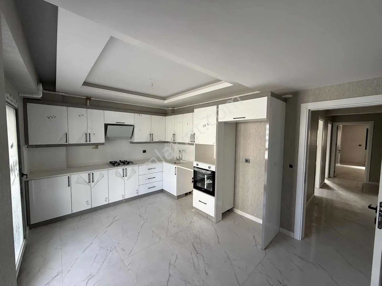 Muratbey Mah.160m² 3+1 Havuzlu Site Arakat Ultra Lüx Geniş Daire