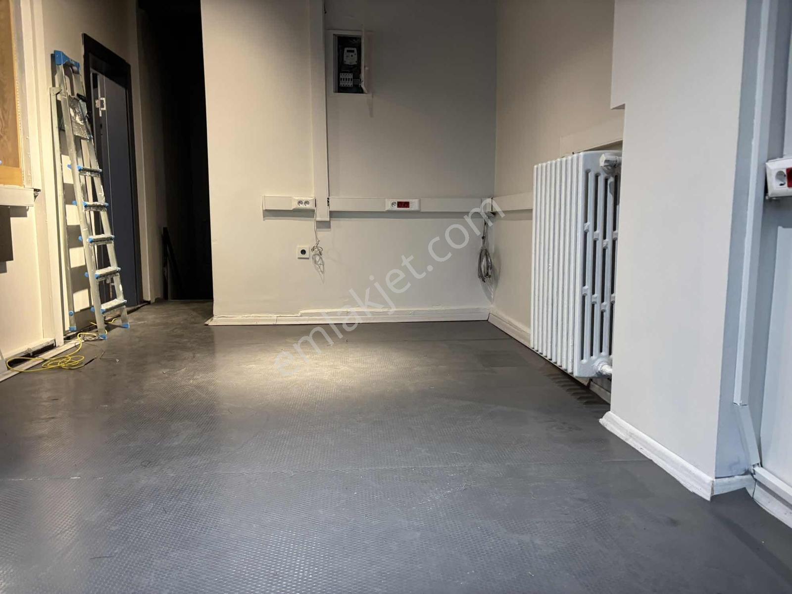Kuttaş'tan Ayrancı Tomurcuk Sokak Köşe Başı Kiralık Dükkan - Görsel 3
