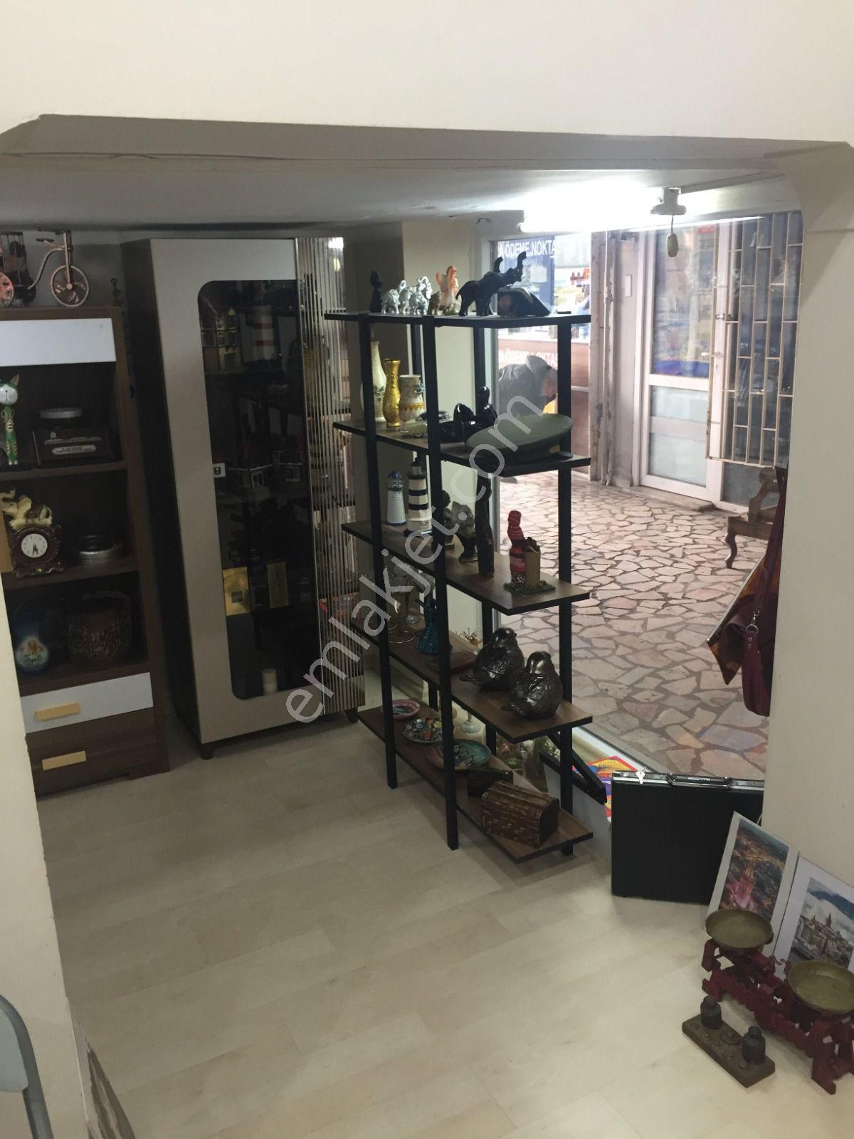 Küçükyalı'da Minibüs Yolunda Pasaj İçinde 15m2 Dükkan - Görsel 5