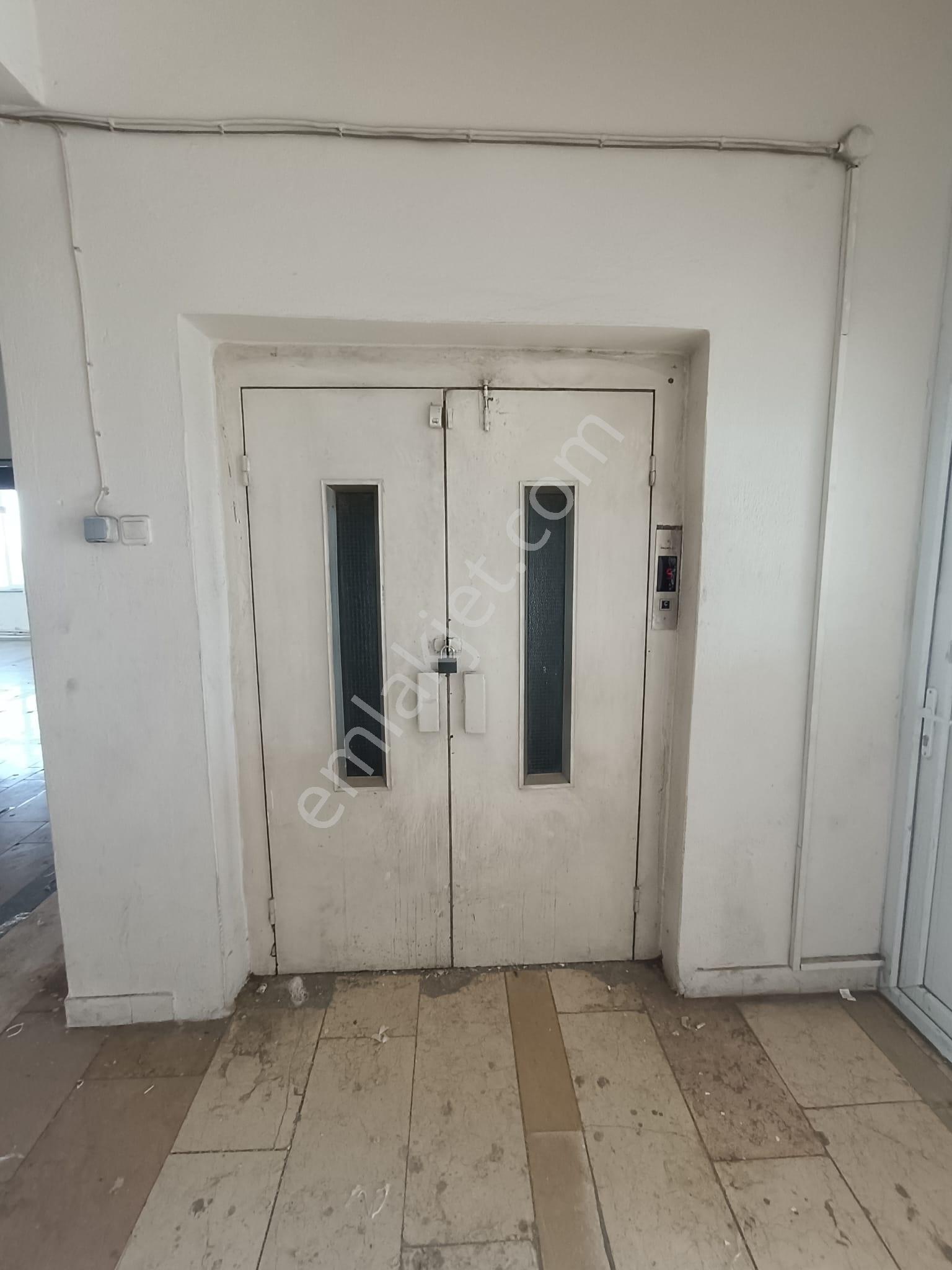 Bayrampaşa Orta Mahalle’de Kiralık 300m² Sanayi Ve İmalathane Katı! - Görsel 15