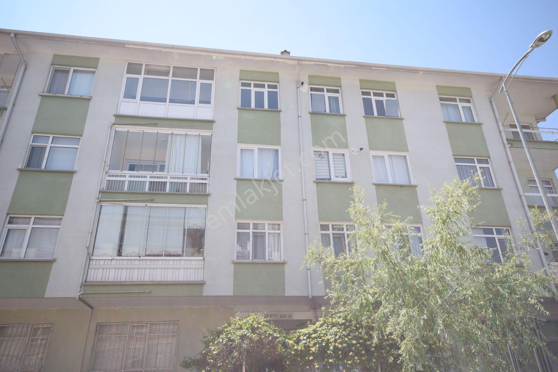 İlk-ev'den Polisevi-çetinemeç Yakını Dikmen Cad. 1 Bina Katta Ön Cephe Kombili 2+1 Mutfak Yenilendi - Görsel 18