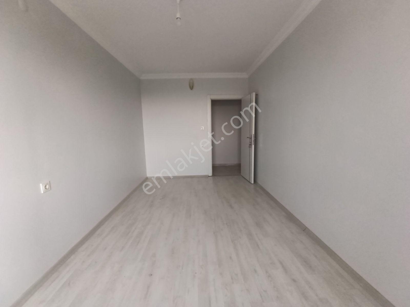 Acar Emlaktan 8 Mart Mah Vikent Sitesinde 3+1 175m2 Arakat Daire - Görsel 24