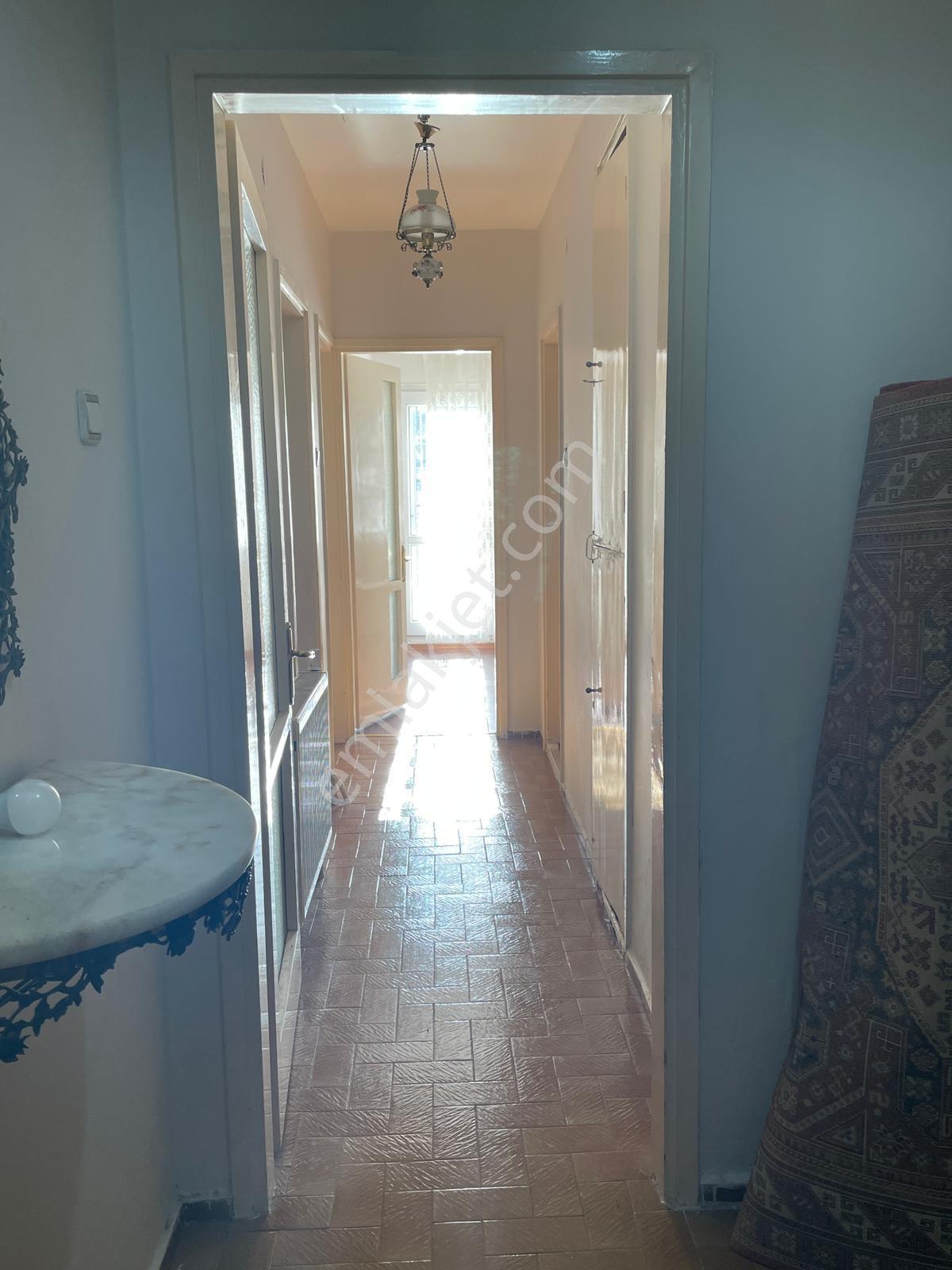 Karşıyaka Yelken Klubü Karşısında Kısmi Eşyalı Doğalgazlı Kiralık Daire - Görsel 3