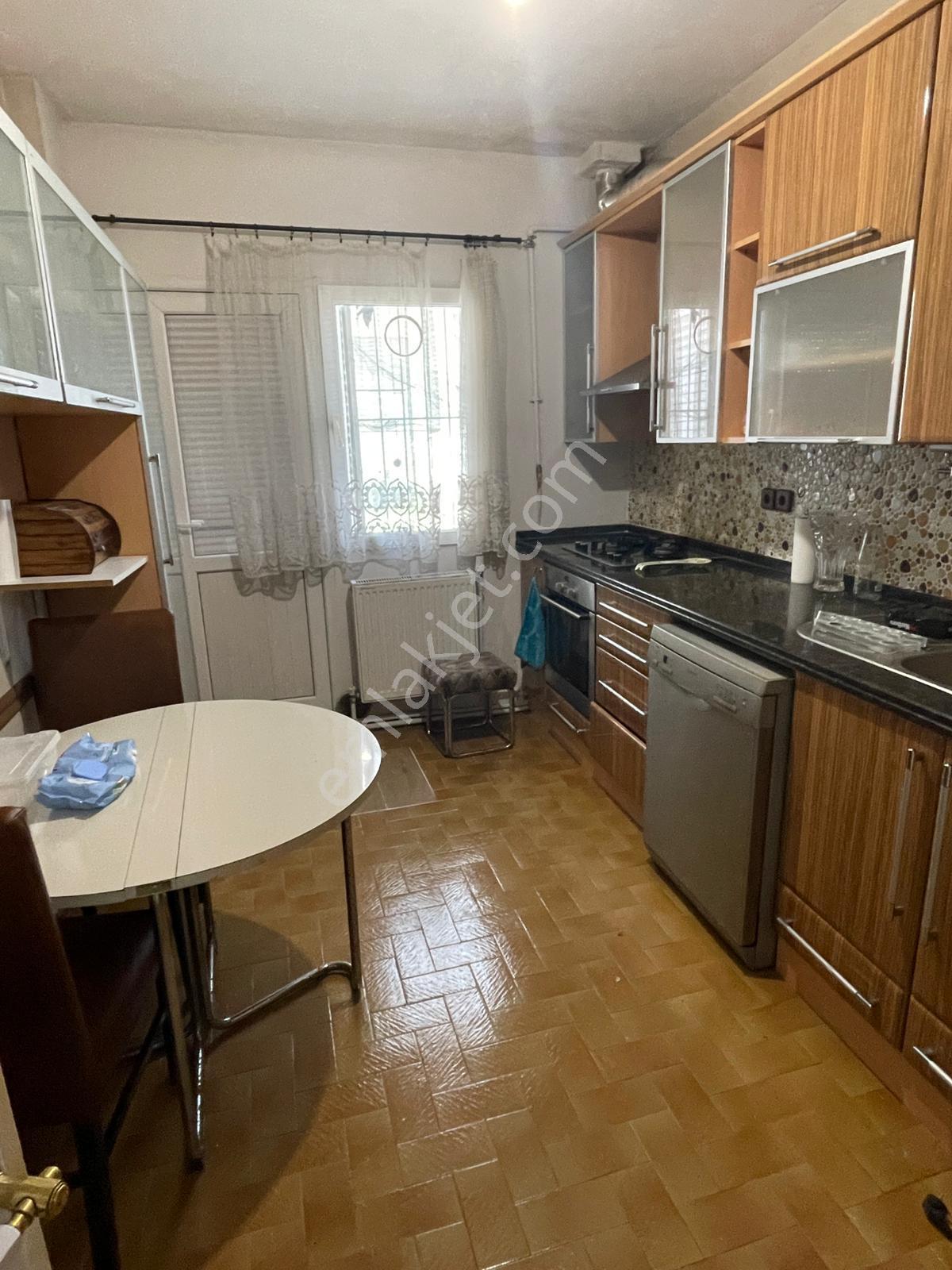 Karşıyaka Yelken Klubü Karşısında Kısmi Eşyalı Doğalgazlı Kiralık Daire - Görsel 6
