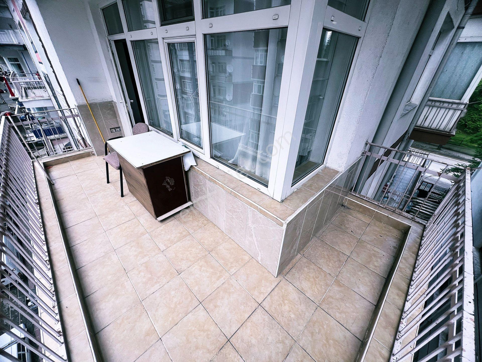 Cihandan Demetgül De Demet Metro Yakını Eşyalı Kiralık 3+1 Daire - Görsel 14