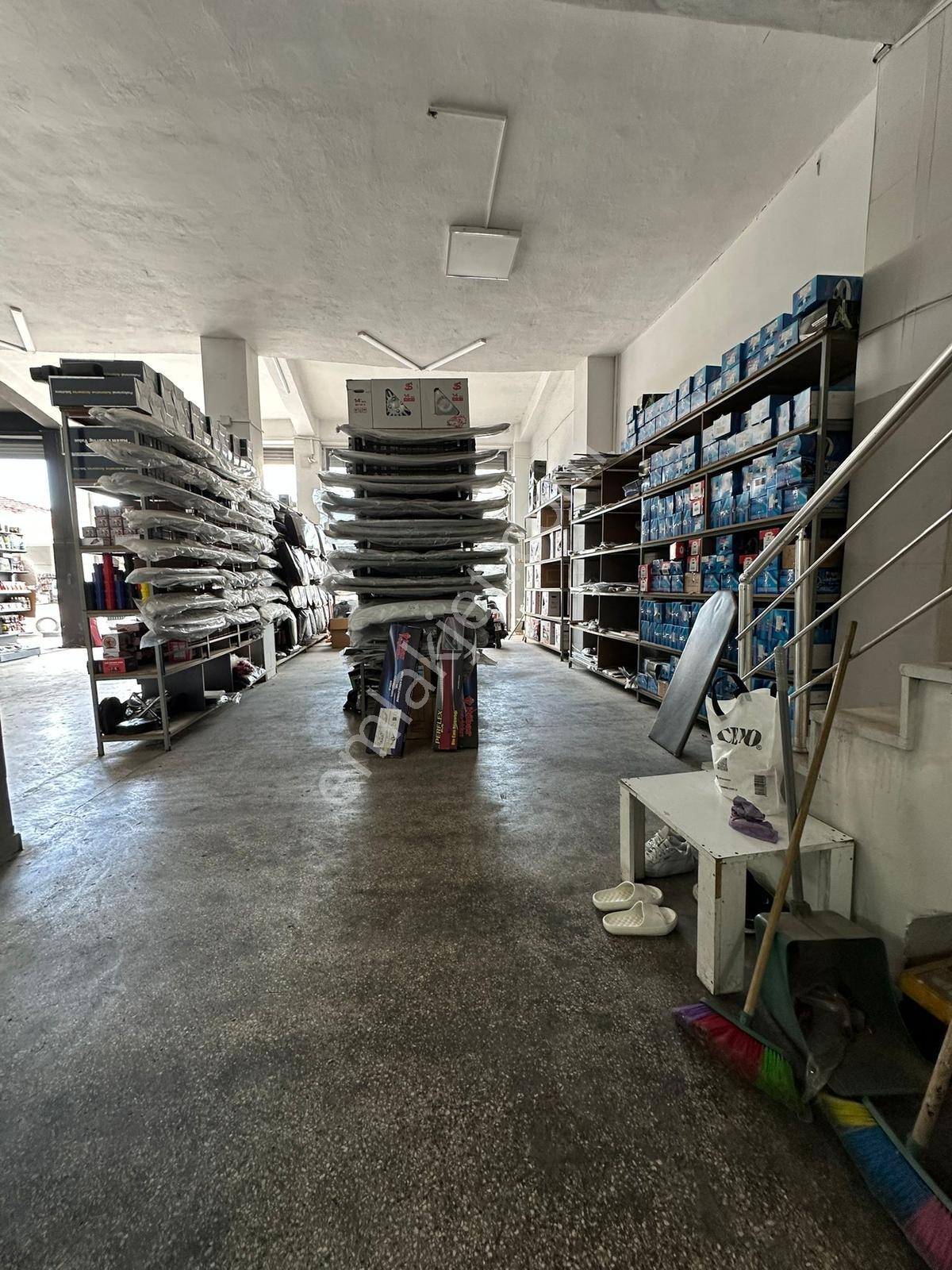 Merkezi Konumda! 3. Sanayi Sitesinde 300 M² Satılık Dükkan!!! - Görsel 2