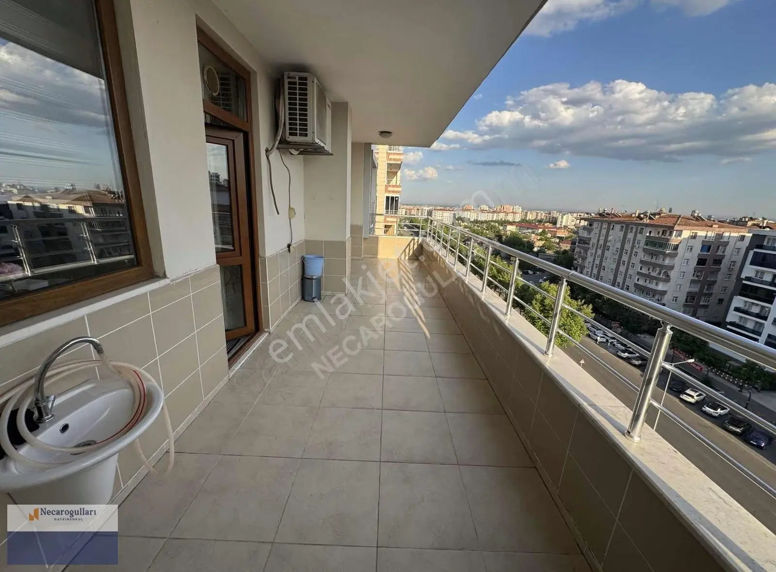 Necaroğullarından Kent Meydanı Civarı 4+1 Daire - Görsel 3