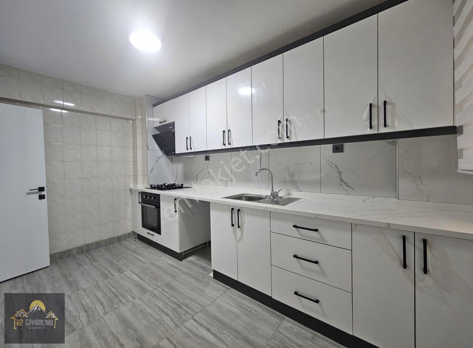 Kuşadası Merkezde Manzaralı Kiralık 3+1 Daire - Görsel 20