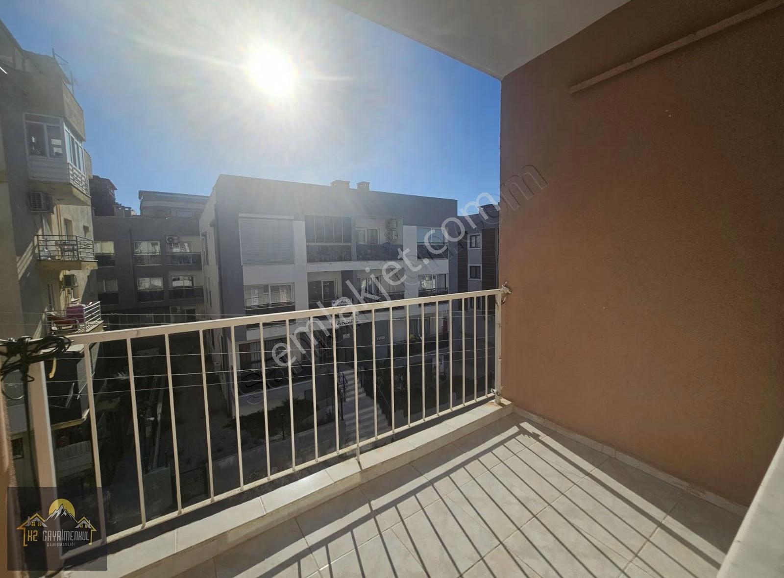 Kuşadası Merkezde Manzaralı Kiralık 3+1 Daire - Görsel 29