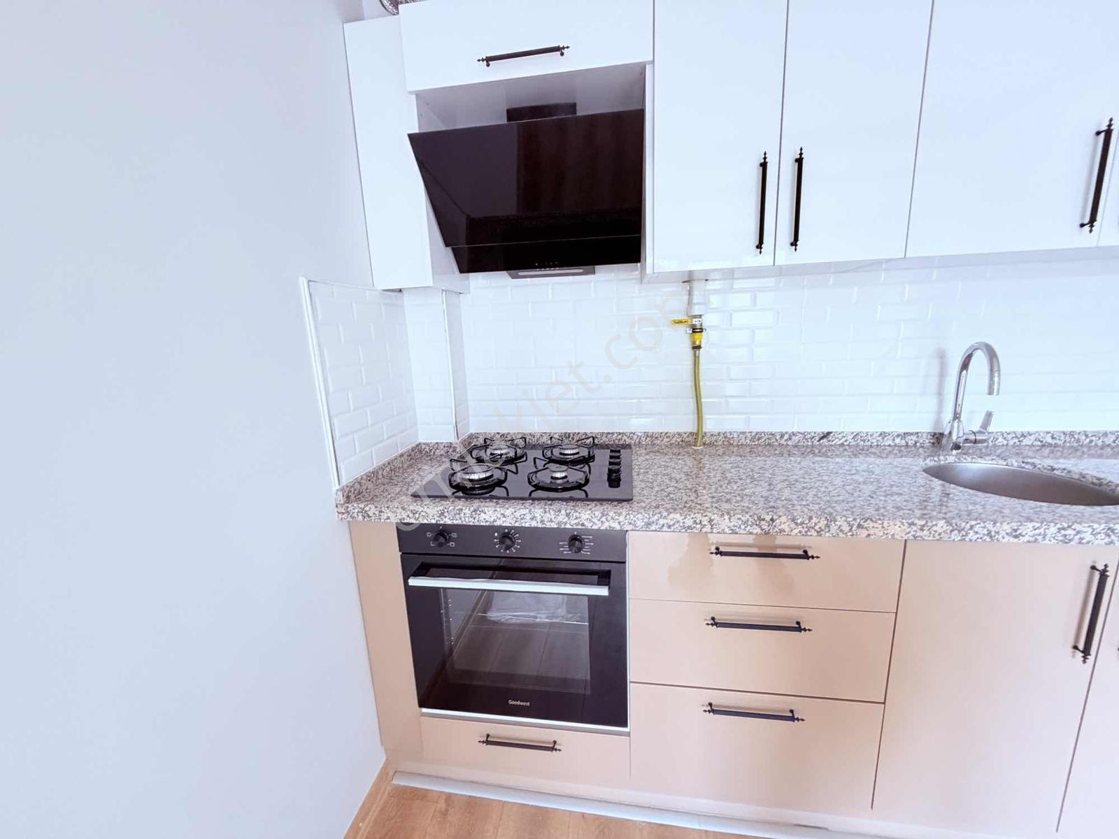 Burcu'dan Yeni Mh. Sıfır Ankastreli Kapalı Otoparklı Kiralık 1+1 - Görsel 24