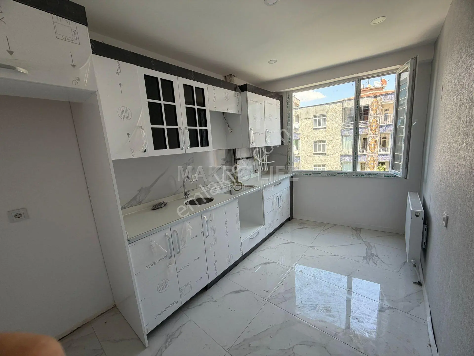Yenişehir Adliye Karşısında 2+1 Kiralık Ev Ofis Böro - Görsel 2
