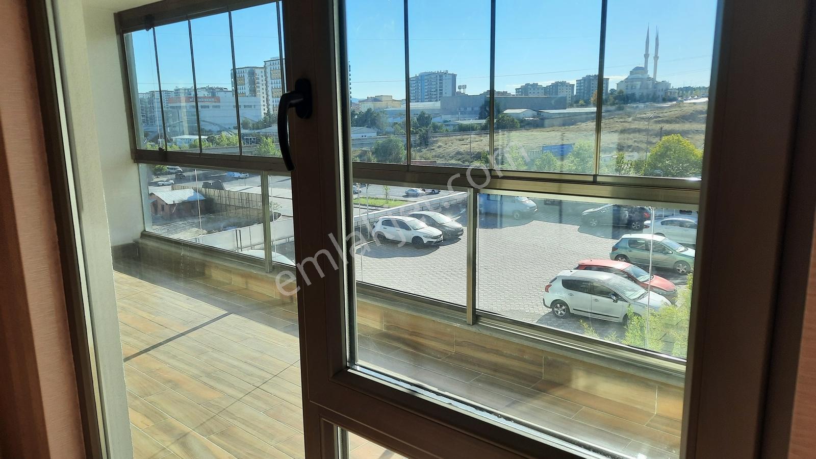 Cumhuriyet Mah. Green Toweer Da Kiralık 1+1 Daire - Görsel 14