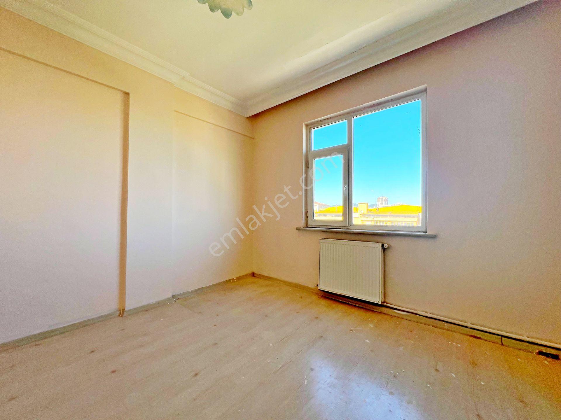 Ümraniye Emek Sitesi'nde Geniş Ailelere Özel | Ferah, Aydınlık Ve Prestijli 5+1 Kiralık Daire - Görsel 12