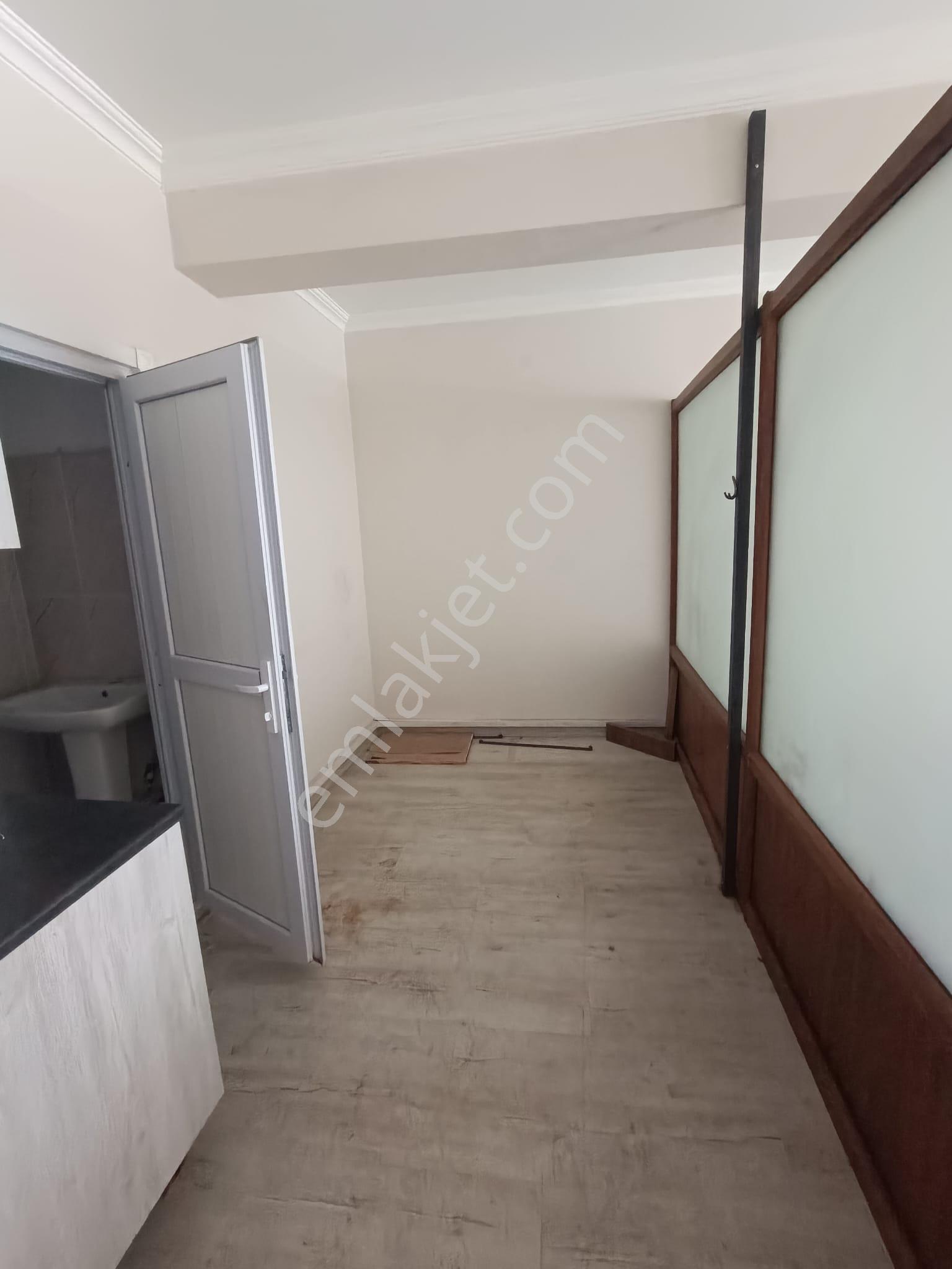 Başlık: Bayrampaşa Maltepe'de Sanayinin Kalbinde Tabela Değeri Yüksek Kiralık Showroom & Mağaza - Görsel 7
