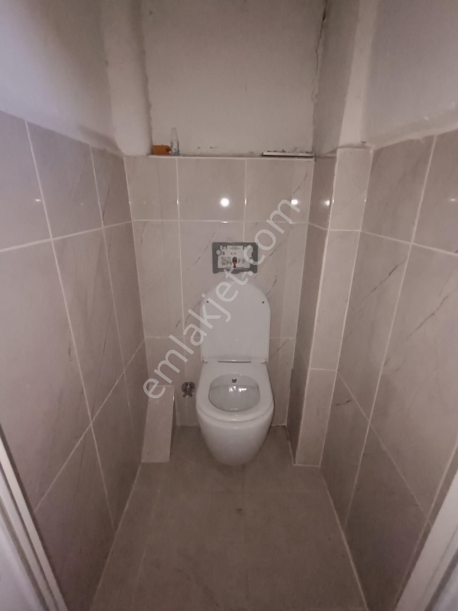 Başlık: Bayrampaşa Maltepe'de Sanayinin Kalbinde Tabela Değeri Yüksek Kiralık Showroom & Mağaza - Görsel 11