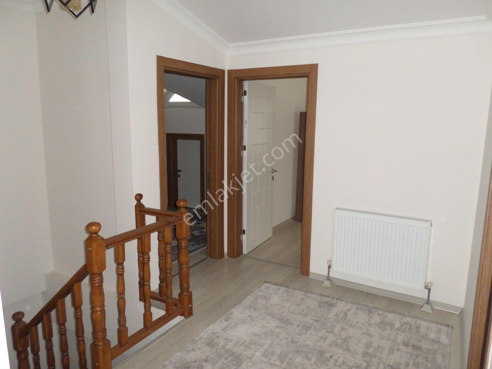 Mudanya Eğitim Mah. De Satılık Dublex Daire 5+2 Site İçi Ful Deniz Manzaralı 7 Yıllık Yeni Konforlu - Görsel 8