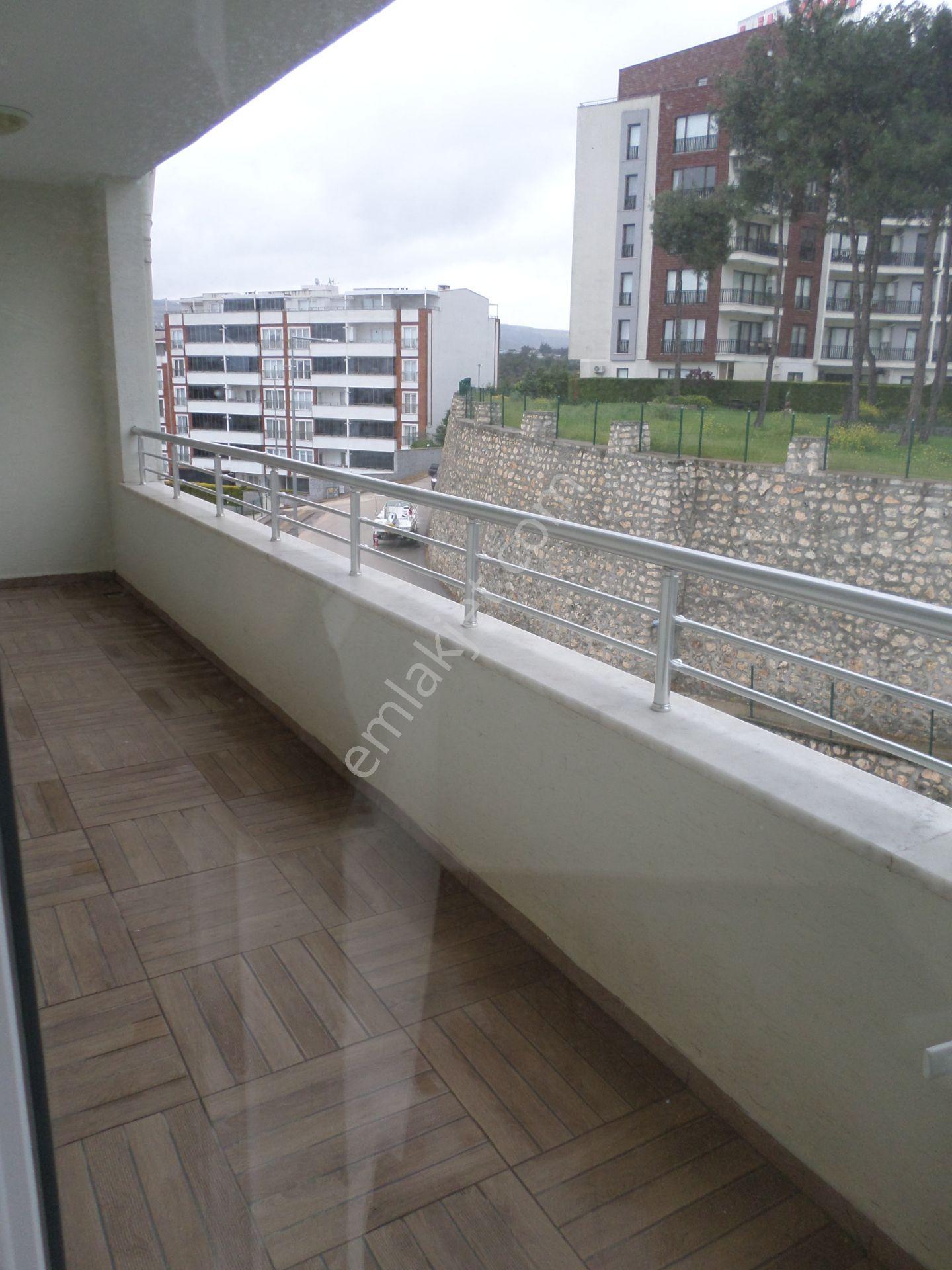 Mudanya Eğitim Mah. De Satılık Dublex Daire 5+2 Site İçi Ful Deniz Manzaralı 7 Yıllık Yeni Konforlu - Görsel 16