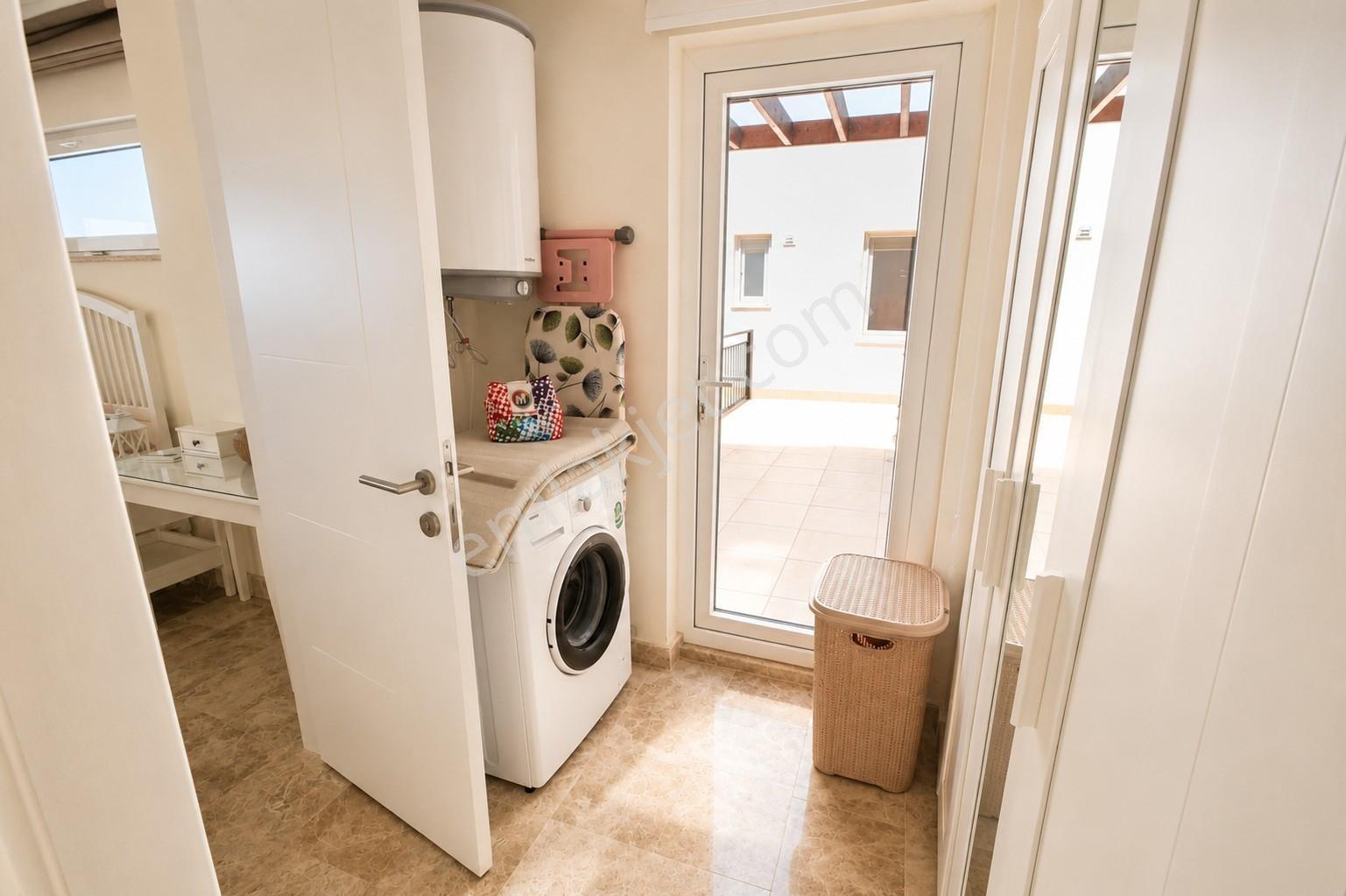Denize Sıfır Kumsal Plajlı Lüks Sitede Satılık Villa Yabancidan - Görsel 28