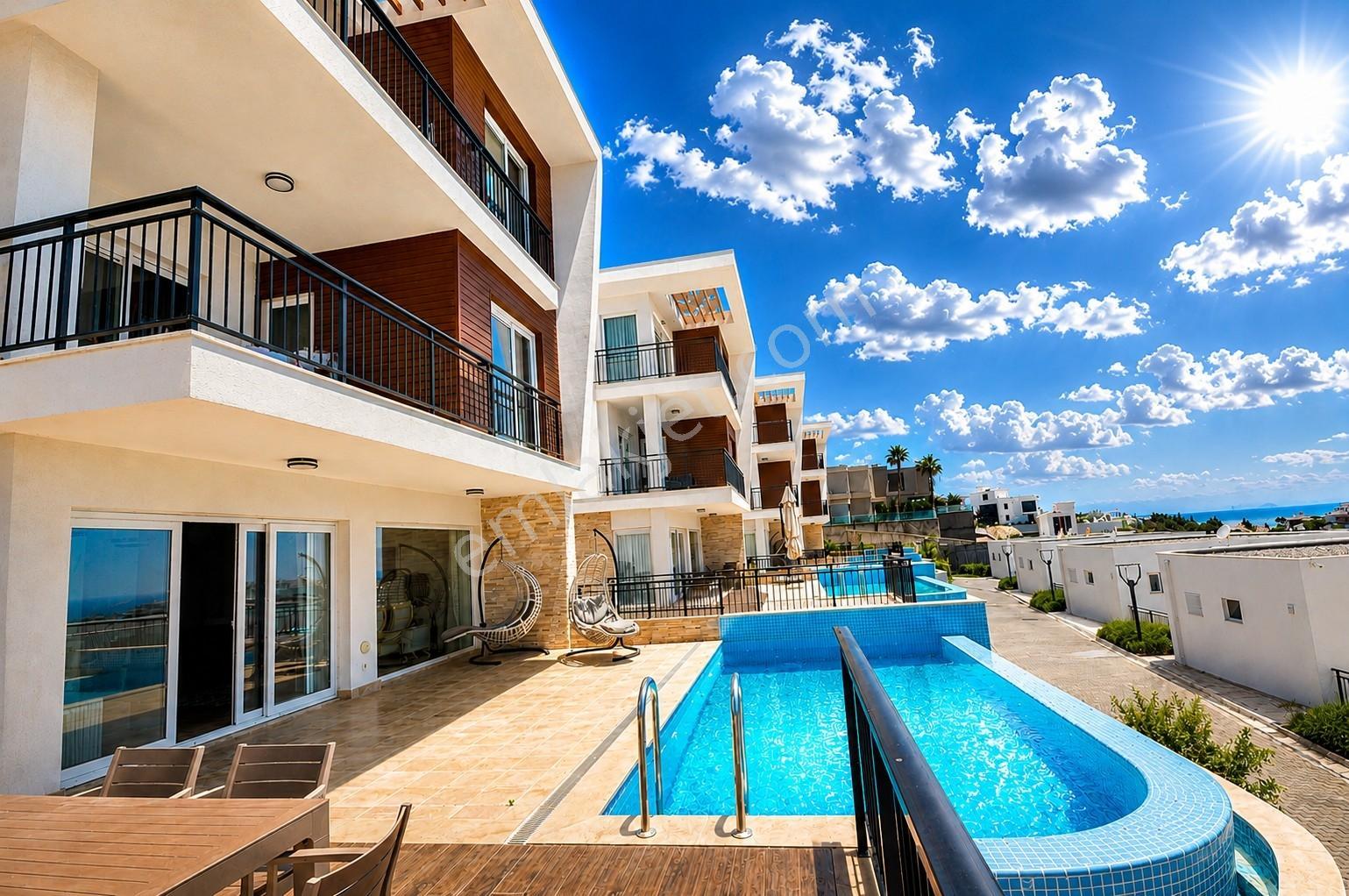 Denize Sıfır Kumsal Plajlı Lüks Sitede Satılık Villa Yabancidan - Görsel 31