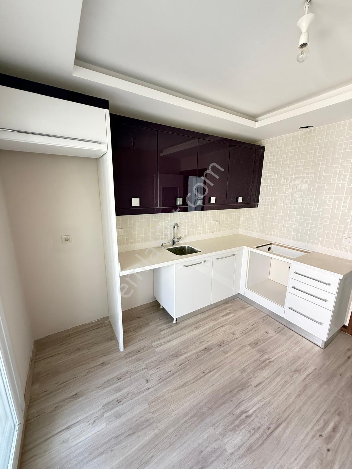 Kuşadası Ege Mahallesinde Elit Güvenlikli Havuzlu Sitede 4+1 200m2 Deniz Manzaralı - Görsel 18