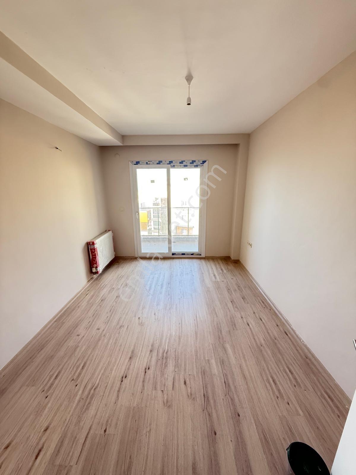 Kuşadası Ege Mahallesinde Elit Güvenlikli Havuzlu Sitede 4+1 200m2 Deniz Manzaralı - Görsel 25