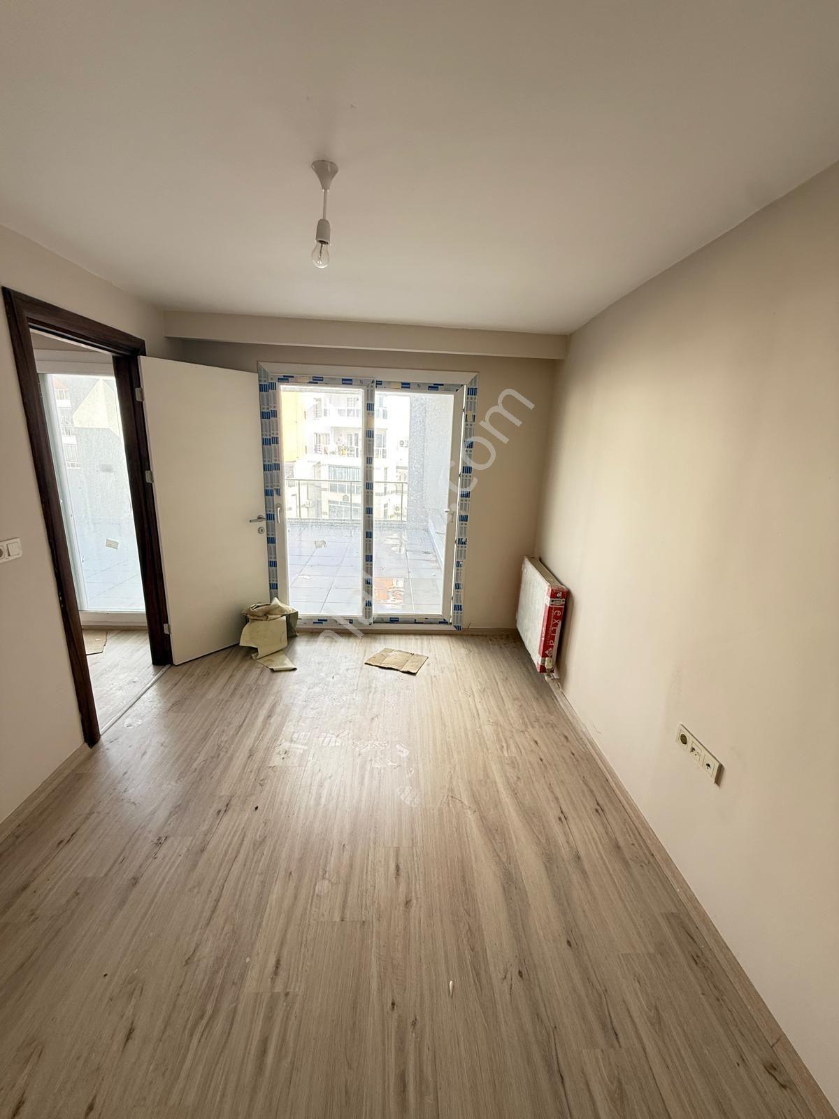 Kuşadası Ege Mahallesinde Elit Güvenlikli Havuzlu Sitede 4+1 200m2 Deniz Manzaralı - Görsel 16