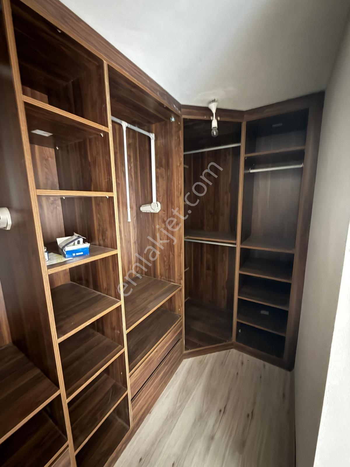 Kuşadası Ege Mahallesinde Elit Güvenlikli Havuzlu Sitede 4+1 200m2 Deniz Manzaralı - Görsel 11