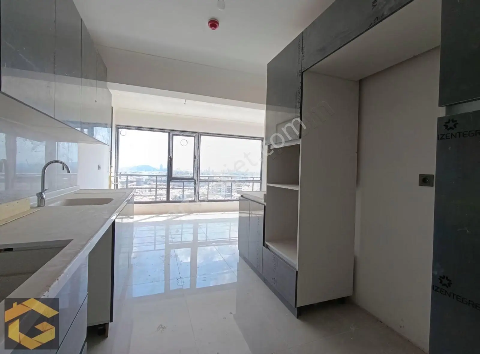 Bağlarbaşı'nda Ankara Manzaralı Yapılı 3+1 Kiralık Site Dairesi - Görsel 3