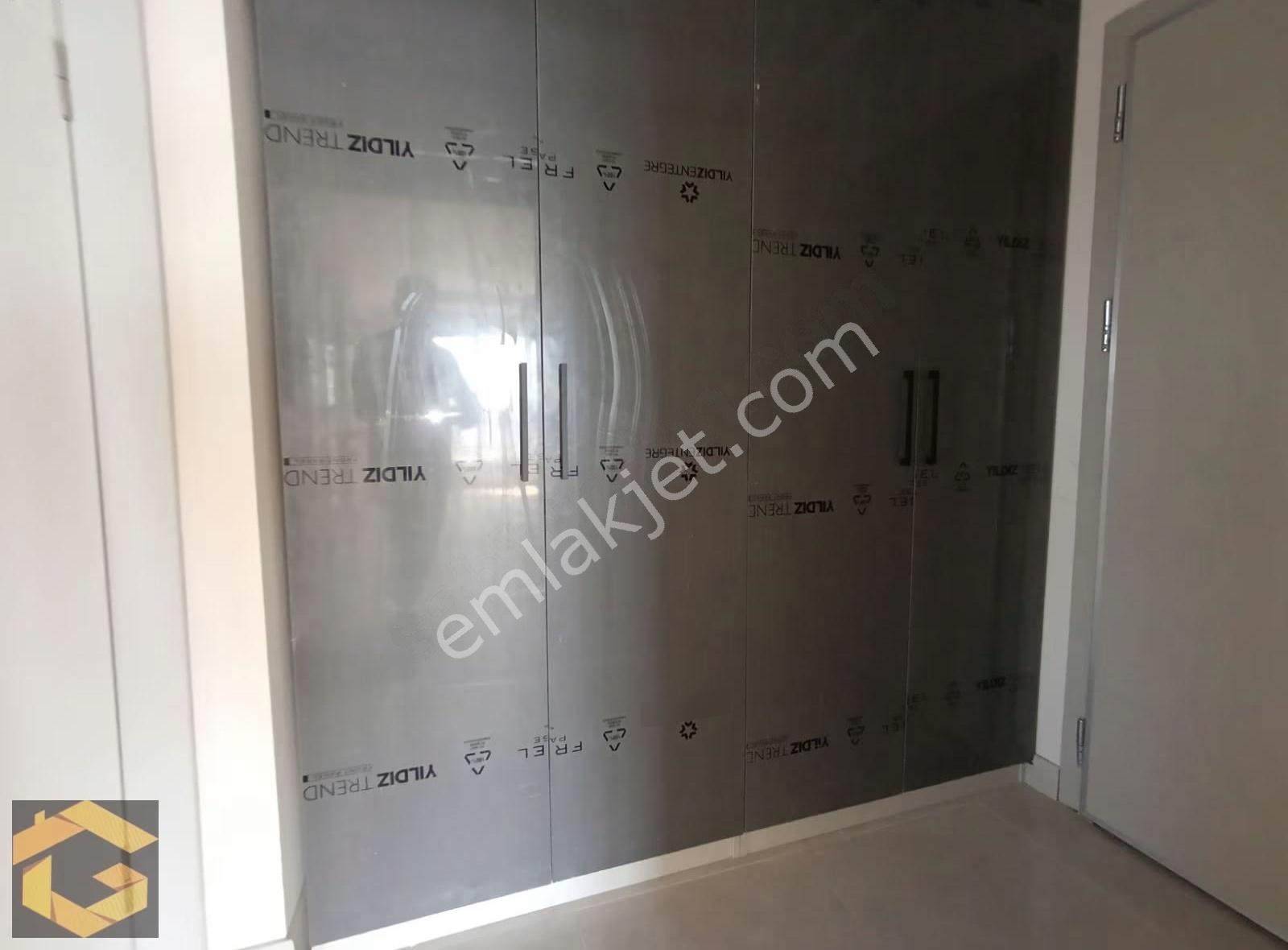 Bağlarbaşı'nda Ankara Manzaralı Yapılı 3+1 Kiralık Site Dairesi