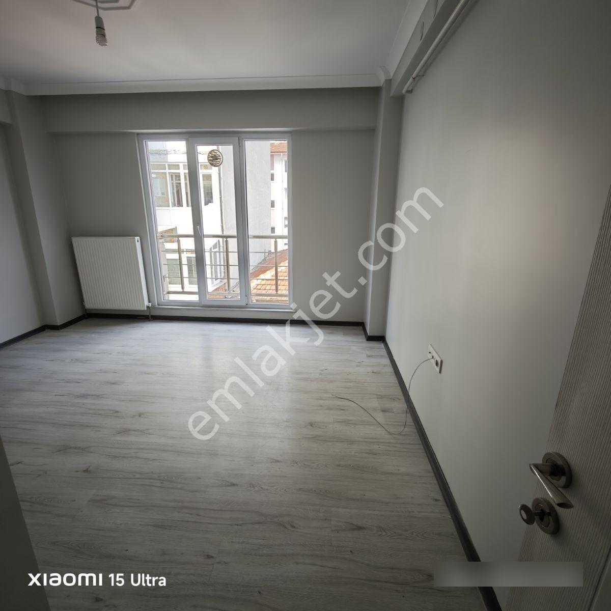 Çarşı Merkezinde Eşyasız Balkonlu 1+1 Daire - Görsel 12