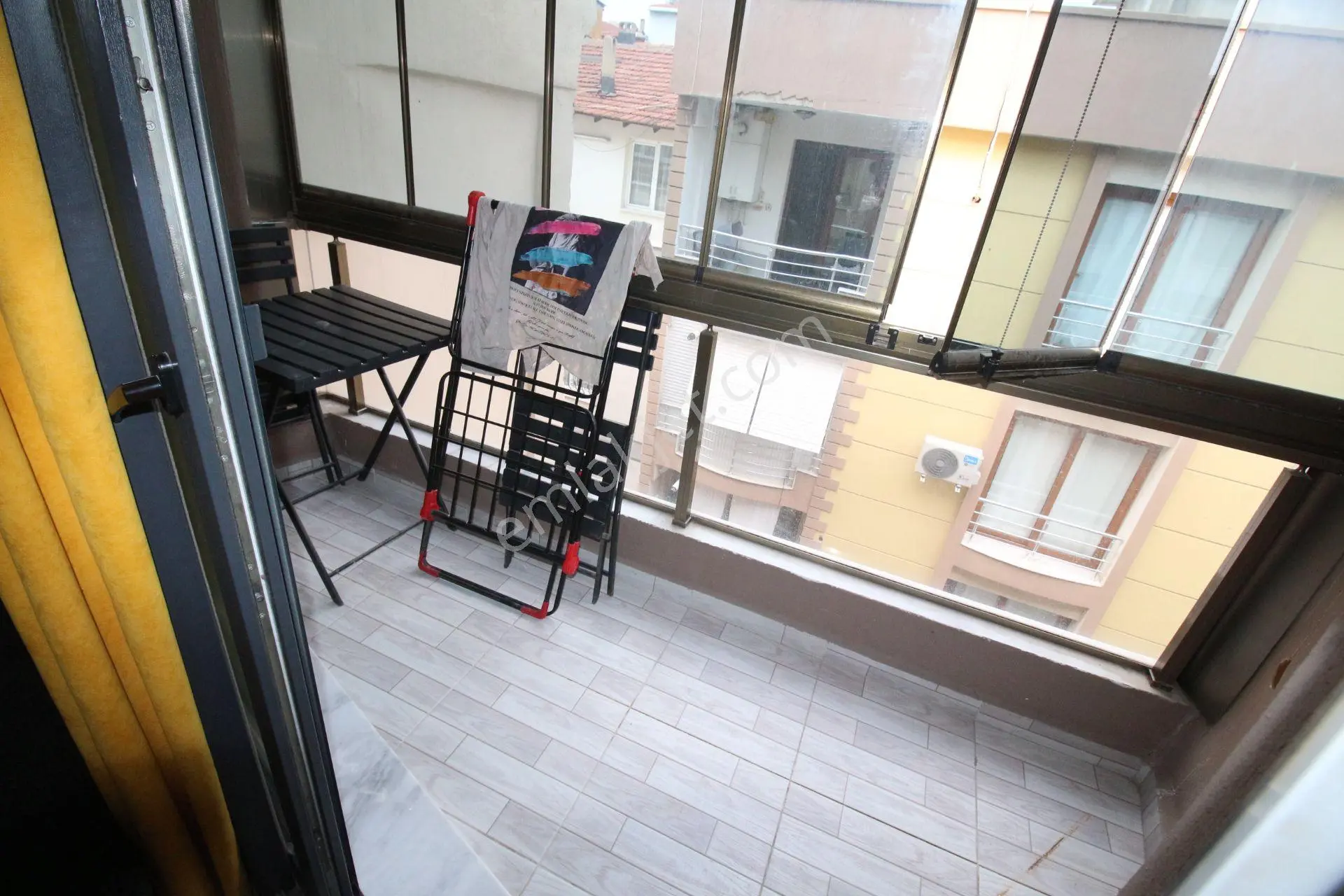 Arga'dan Buca Üçkuyular Meydan Yakını Cadde Üzeri 1+1 Eşyalı Kiralık Daire. - Görsel 2