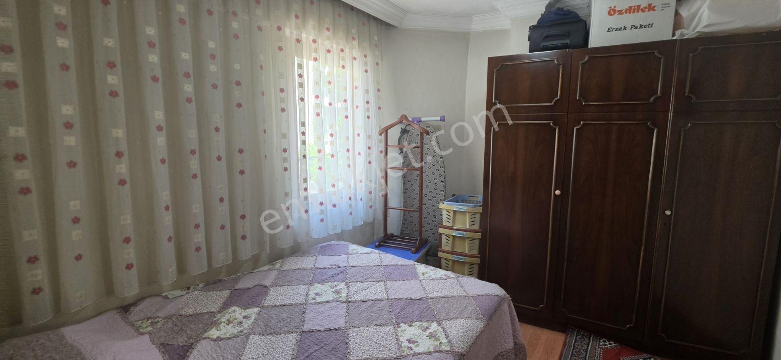 Yeşilde 3 Katlı Müstakil Ev - Görsel 15