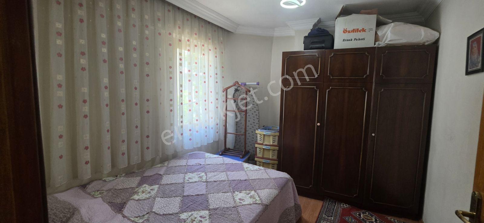 Yeşilde 3 Katlı Müstakil Ev - Görsel 21