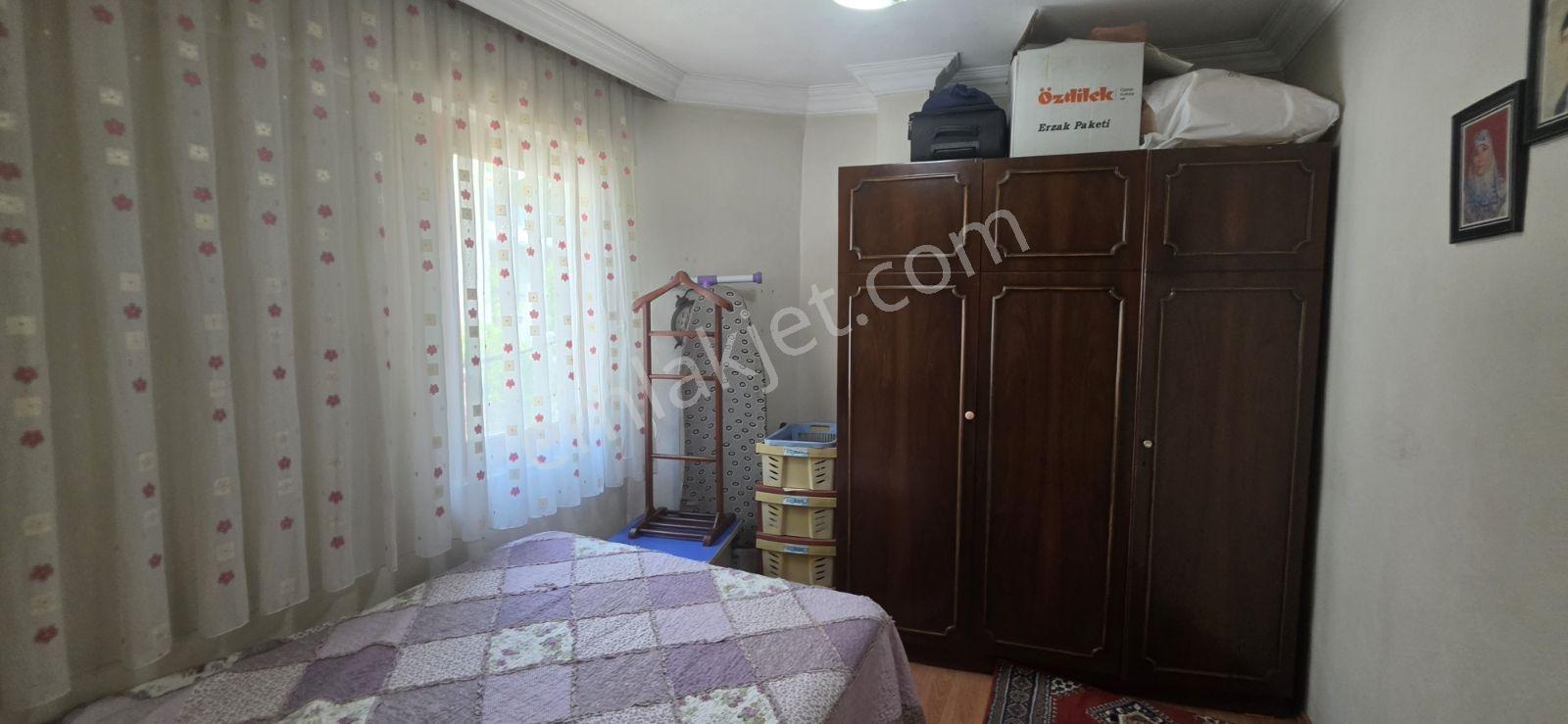Yeşilde 3 Katlı Müstakil Ev - Görsel 23