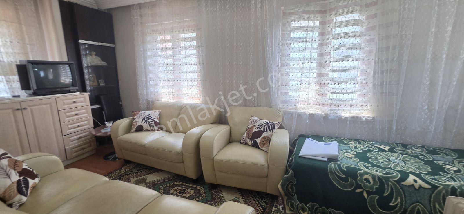 Yeşilde 3 Katlı Müstakil Ev - Görsel 12